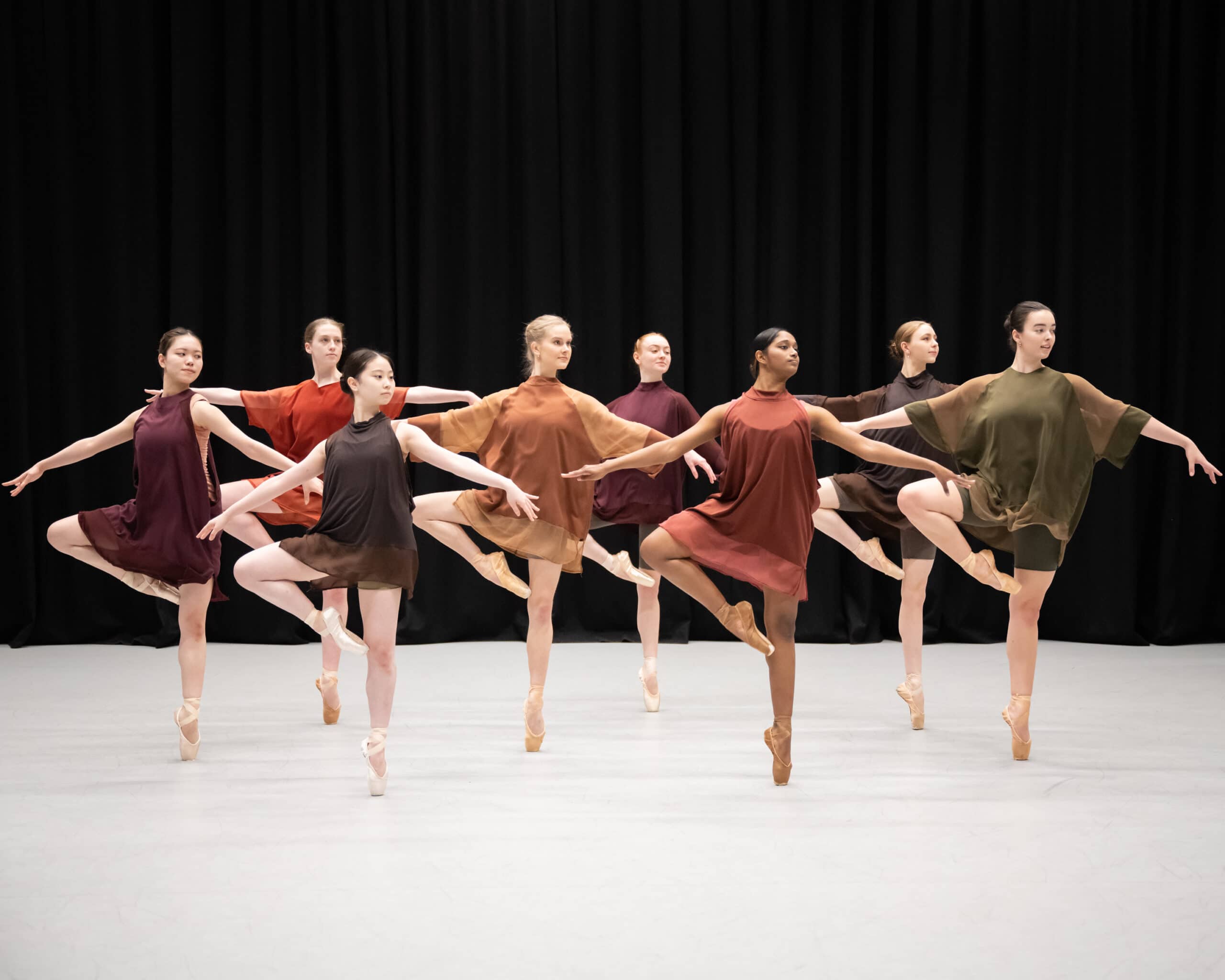 イギリスバレエ学校たちの2021年度のラストスパートが始まりました！